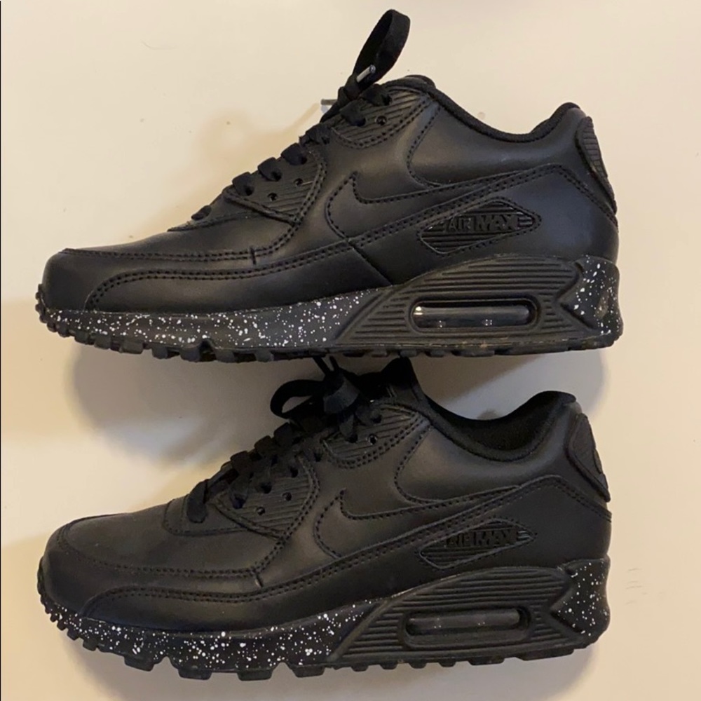 Nike Women’s Air Max 90 Leather ID